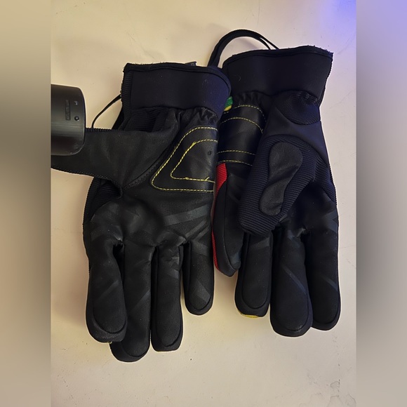 Pow Barker ski Gloves Rasta 40 grams of 3M™ Thinsulate™ insulation water-proof - Picture 5 of 11